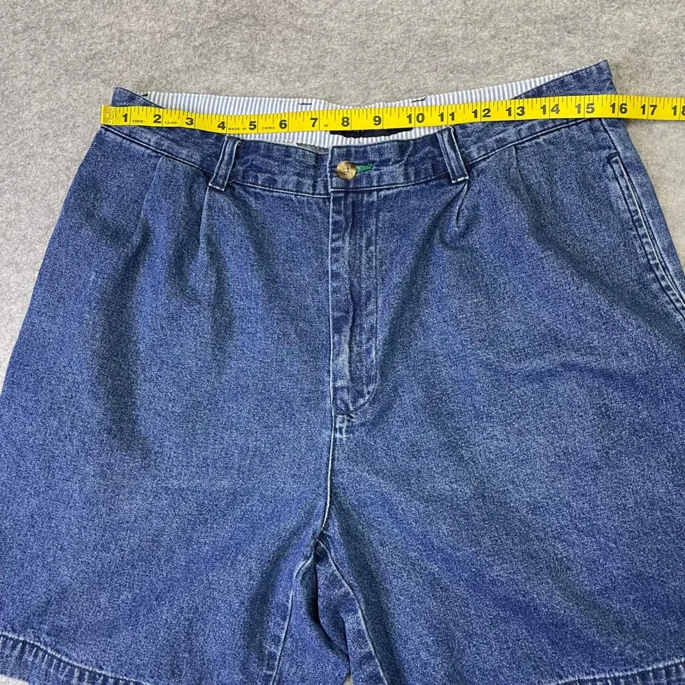 Vintage Tommy Hilfiger 90s Pleated Denim Shorts Mens 32 Blue Crest Logo